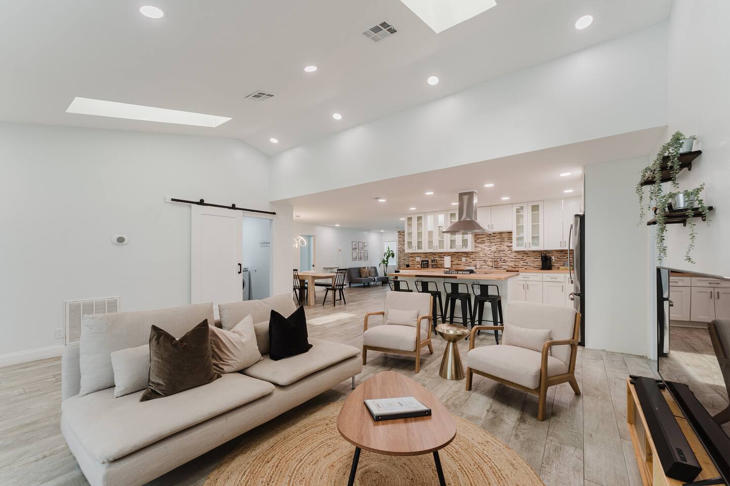 Modern and comfy Delray Escape | Hot Tub & bikes