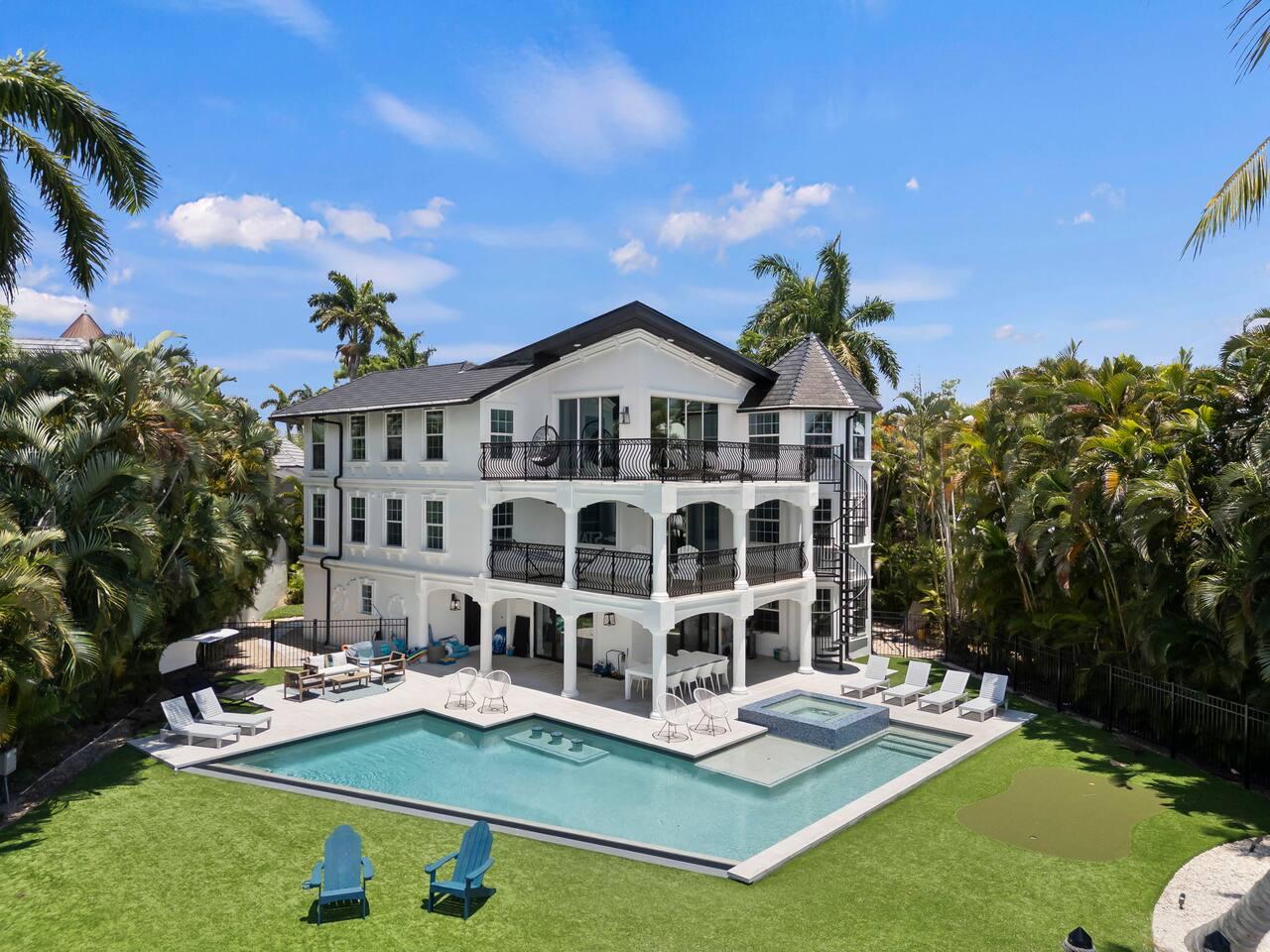 The Sunset Escape-Riverfront Elegance