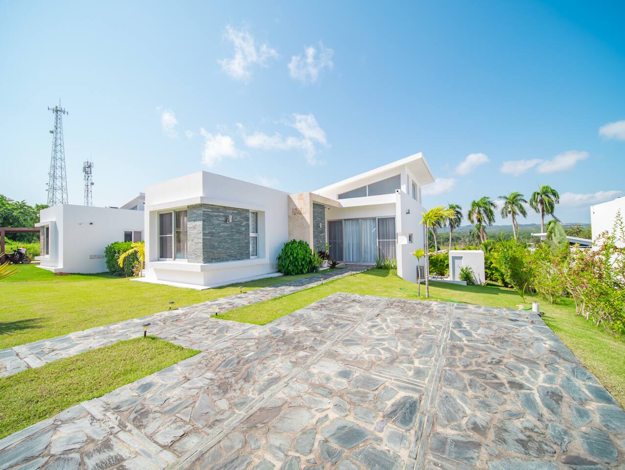 Amazing 2BR Villa near Surfing beaches!