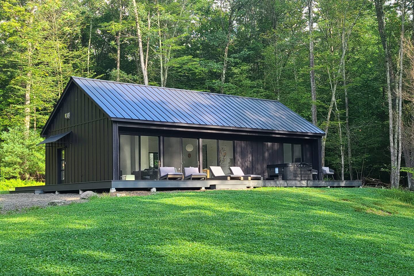 Modern Woodland Getaway with Hot Tub and Fire Pit