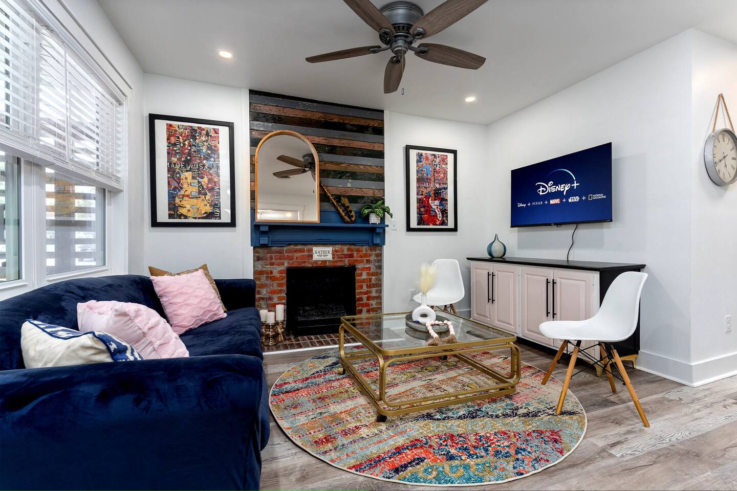 10 min Walk+ Live Oak Bank + 7th street + ChowTown