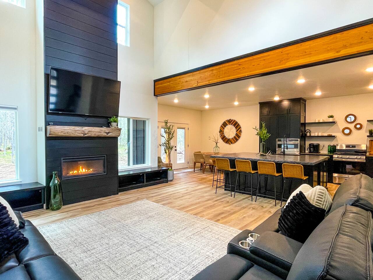 Evergreen Escape - lake access, fire pit, roomy!