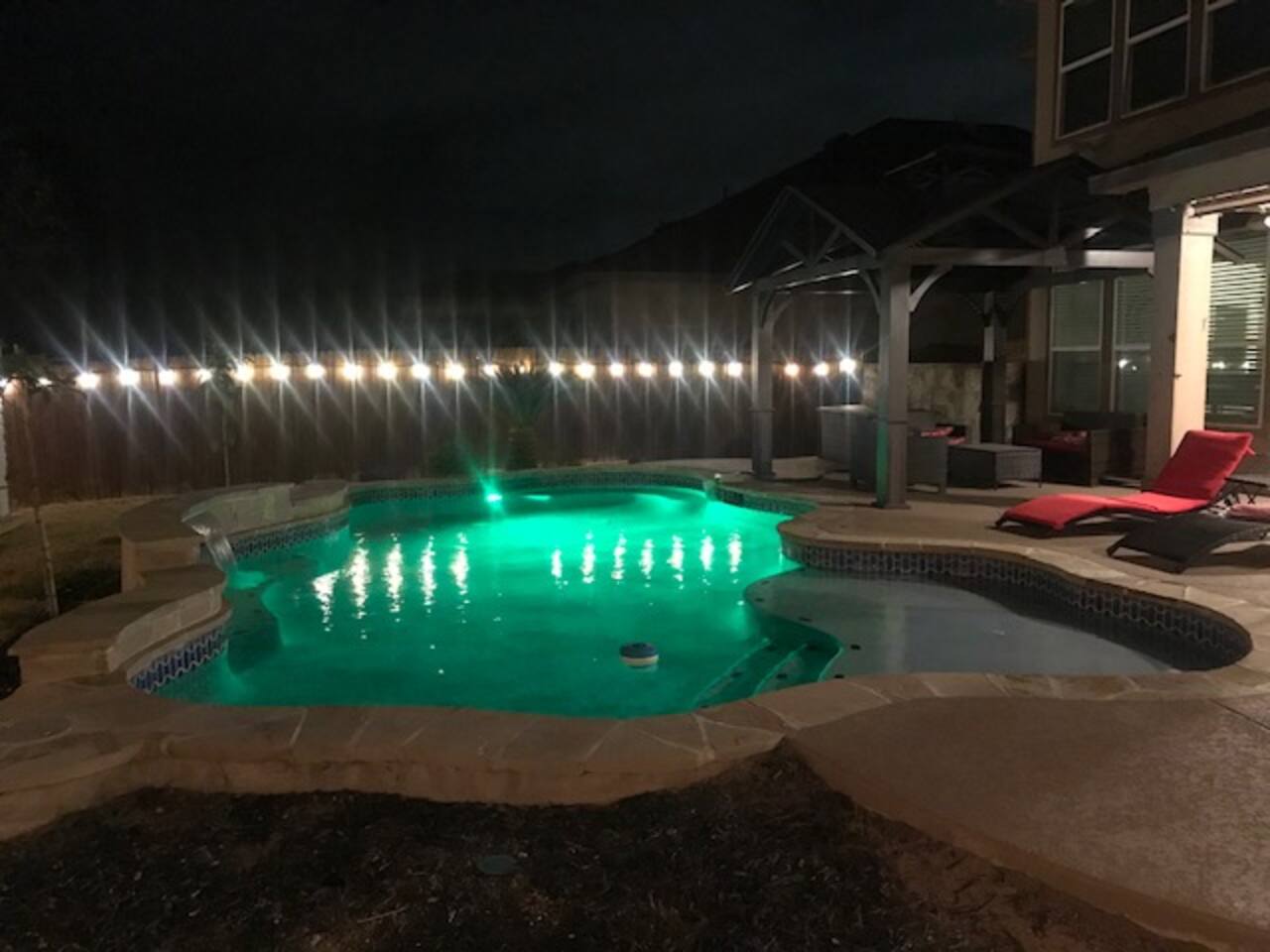 Luxury 4 BR home w/ Pool near attractions (Cobbl.)