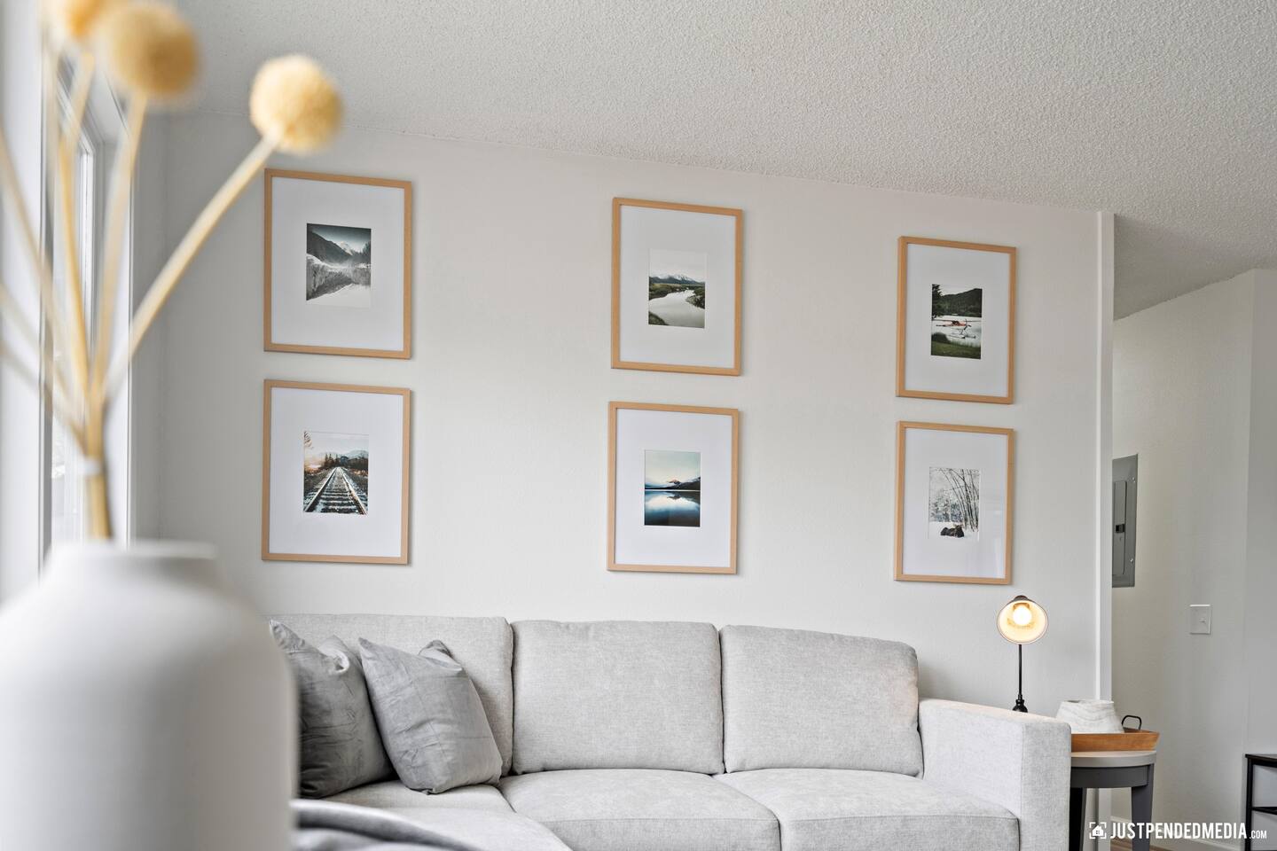 2 Bedroom / Upper Duplex Unit / Near Airport