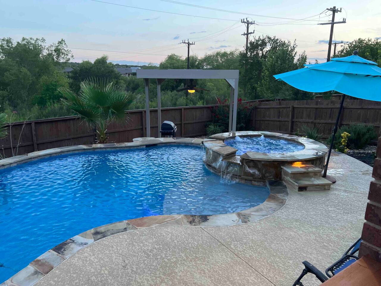 Lxry 7BR, Heated Pool and Spa near attrns, St2