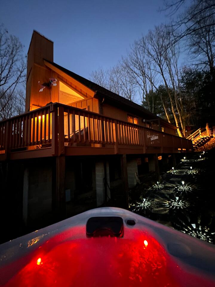 Gorgeous Cabin | Hot Tub & Mountain Views!Ski Golf