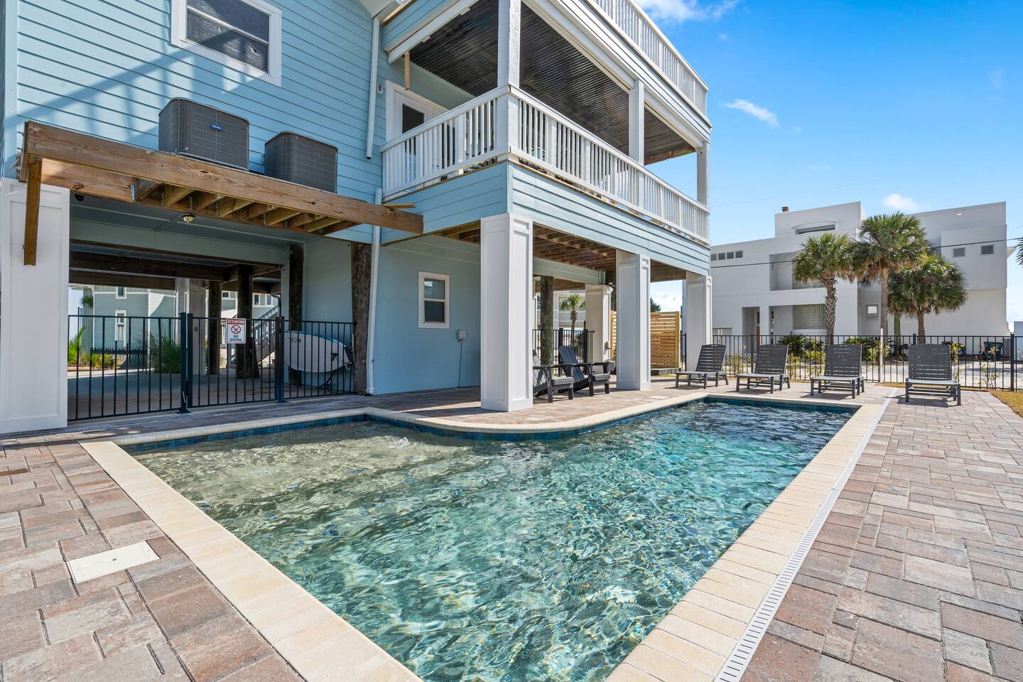 Heated Pool, Direct Beach Access, Beach Gear