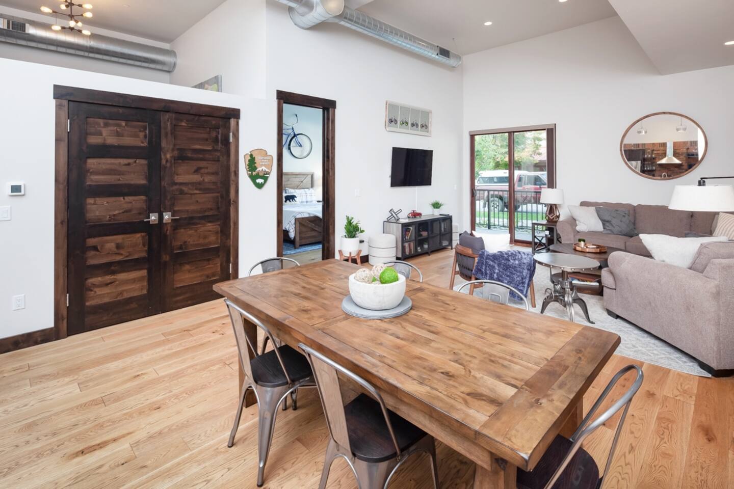 BEST Location, Large & Modern, Glacier Avails!