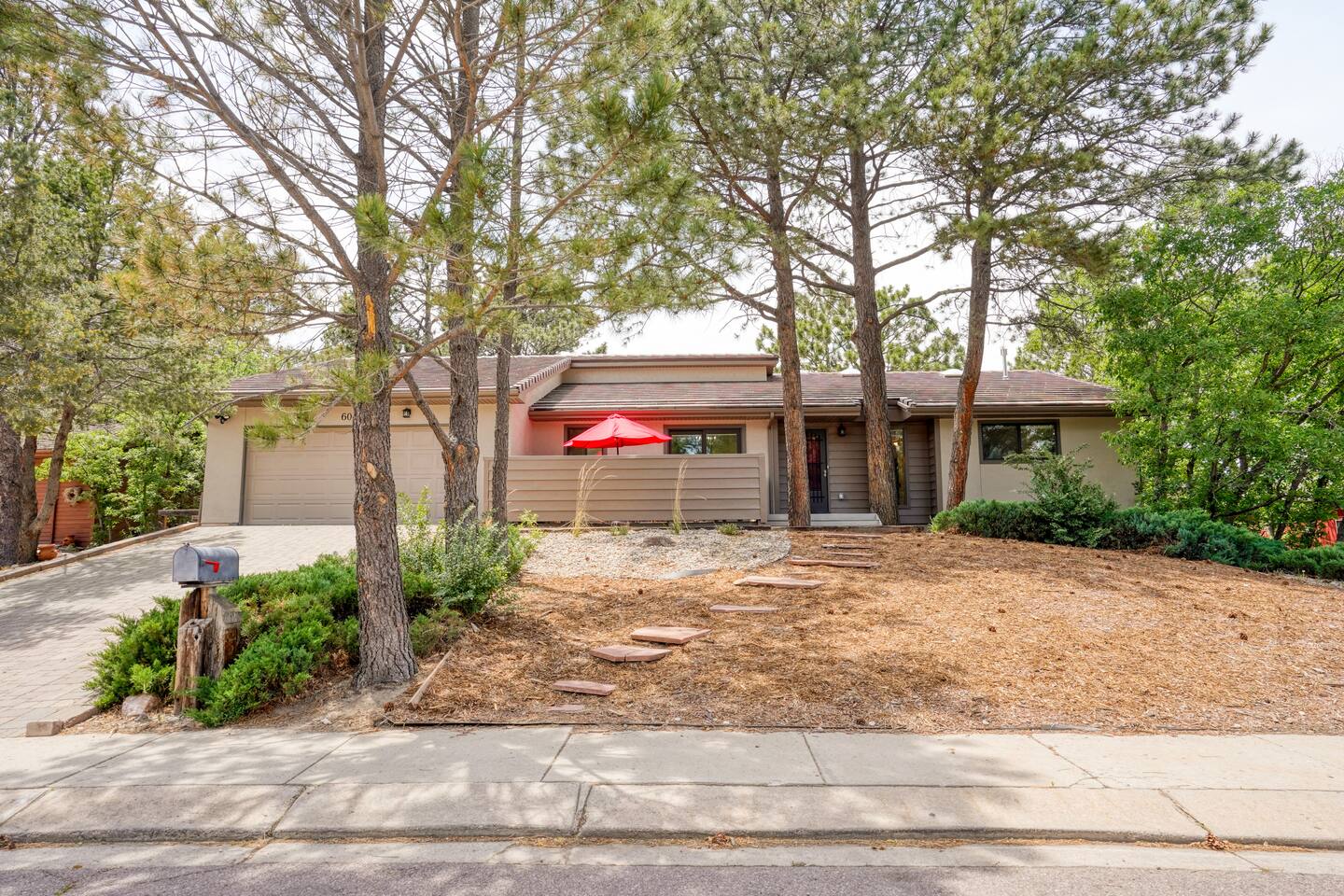 Stay-Dream-Explore! 5BR (sleeps 12)Near AFA & GOG