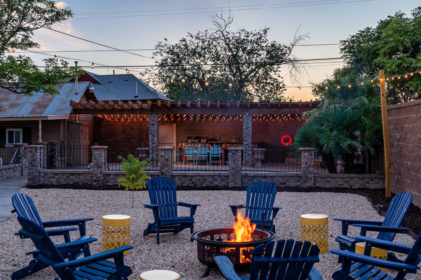 Pool+Gameroom+Minigolf+Spacious+16m to White Sands