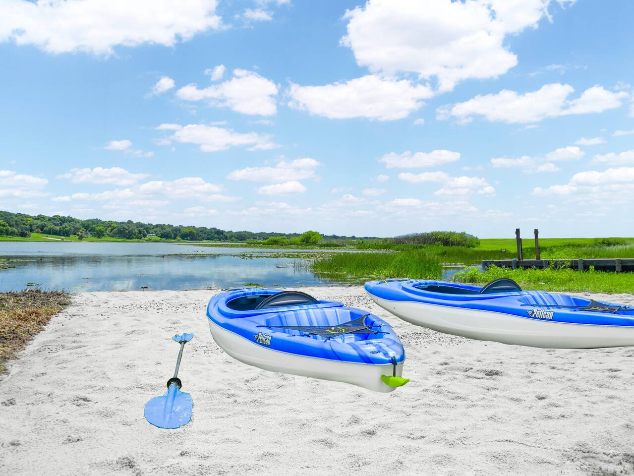 Lake Front! Spacious Home w/heated pool & kayaks