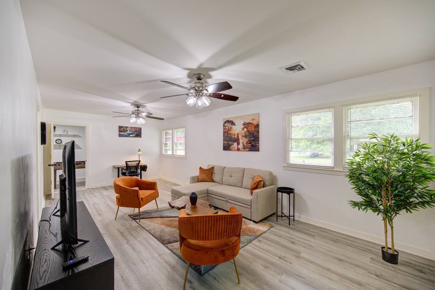 Spacious 5 Bed Home w/ Massage chair