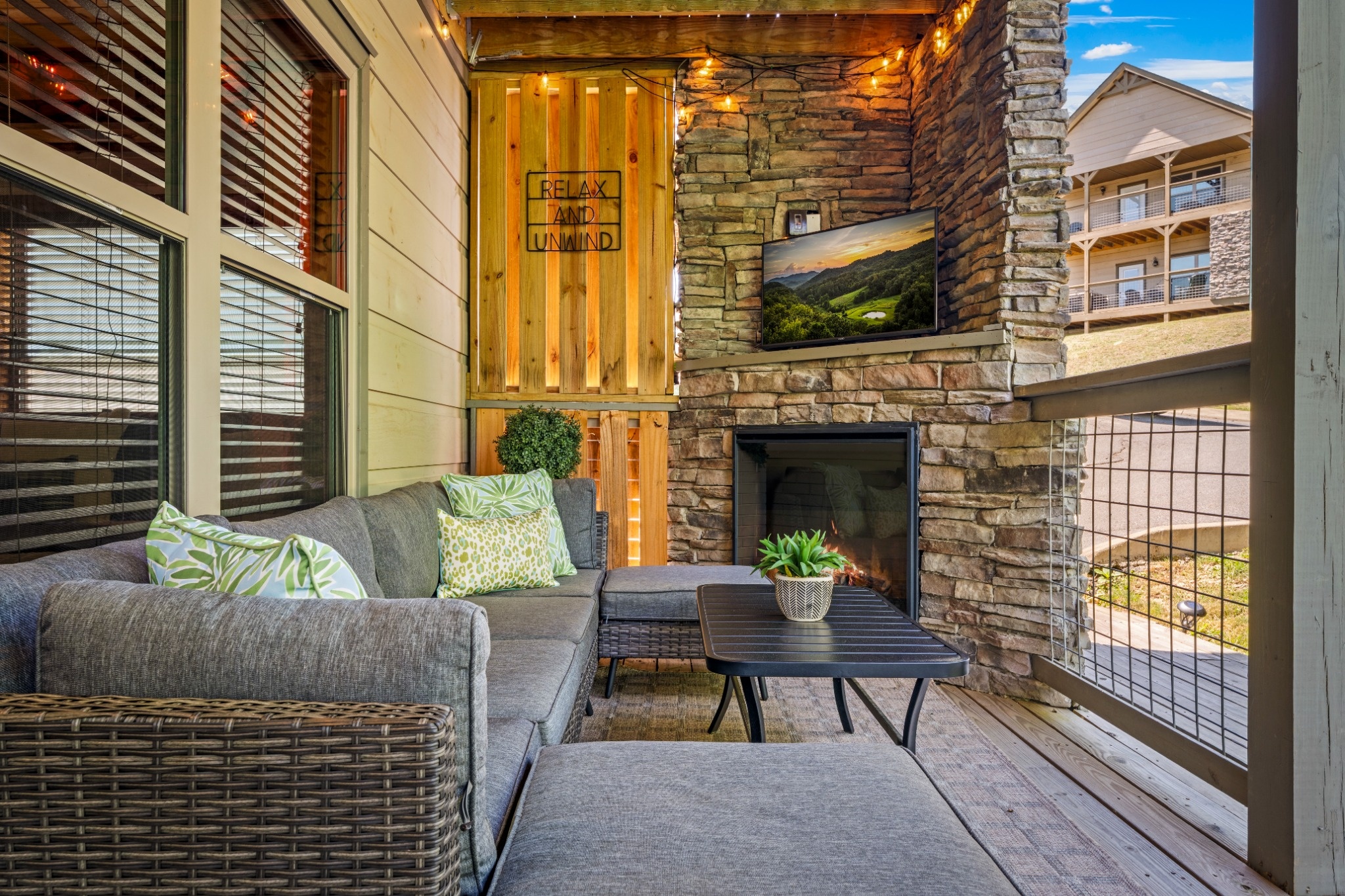 Summer Fun: Pool, Hot Tub, Game Room & Pets OK