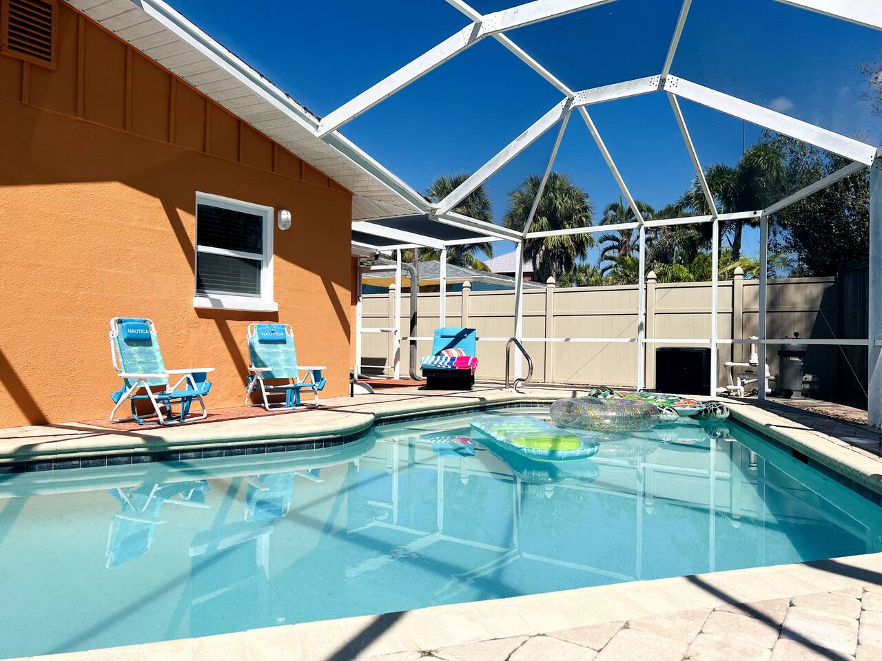 Coral Charmer POOL HOME short walk to beach