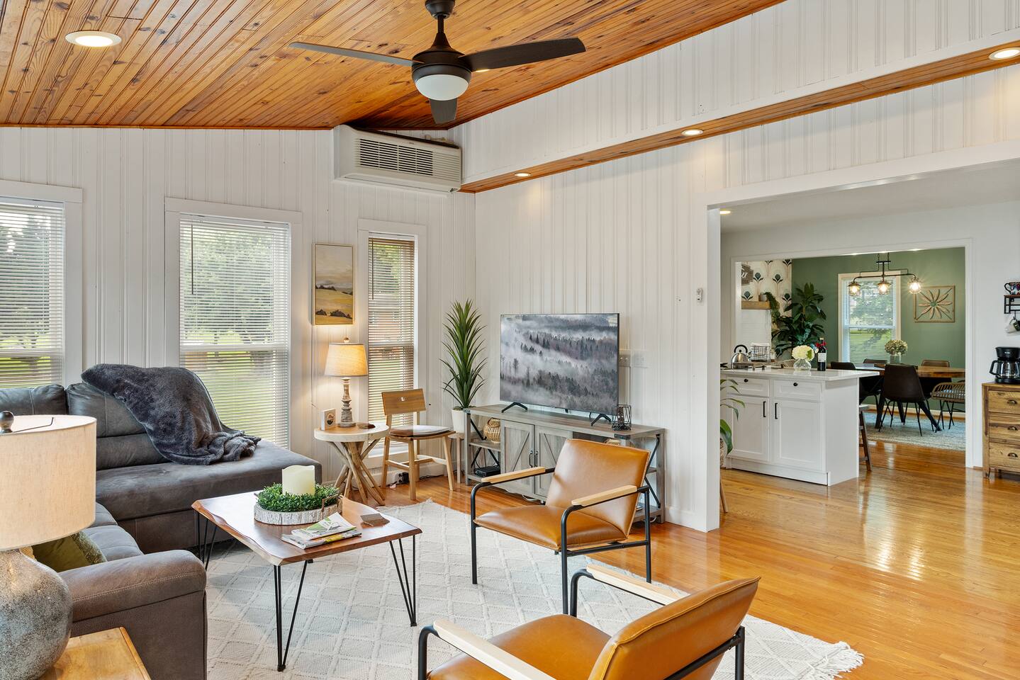 Private Retreat-HotTub-FirePit- 20+Wineries nearby