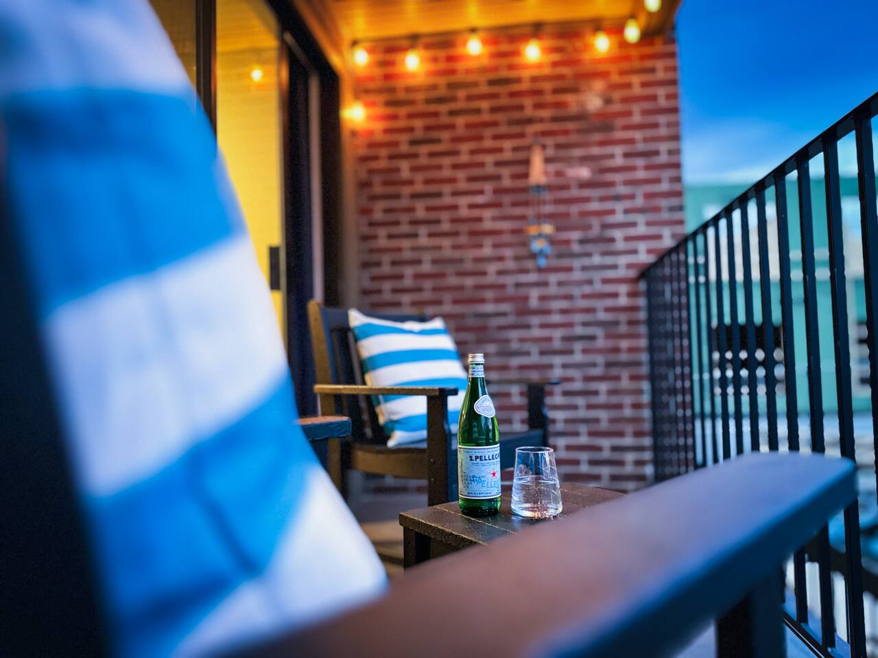 Fresh Design-Walk to Salem-Food-Train Station