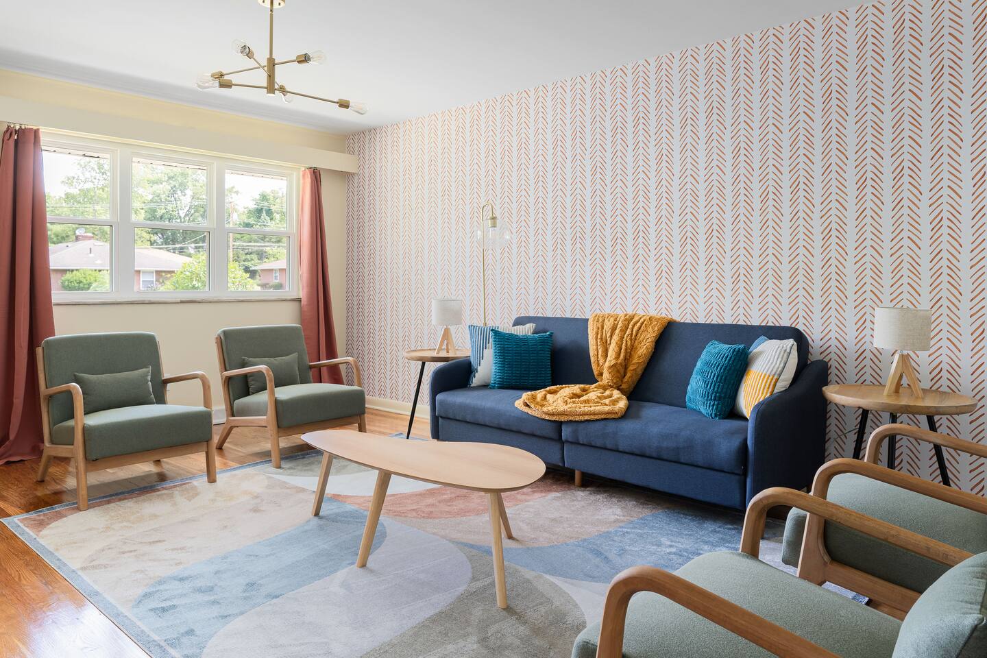 Chic | King Bed | Family Items & Games | Dogs ok