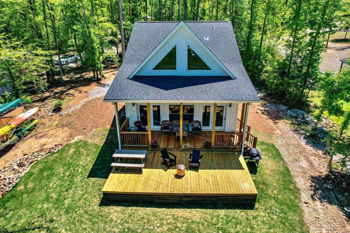 Waverly Creek Retreat-kayaks/fire pit/pet friendly