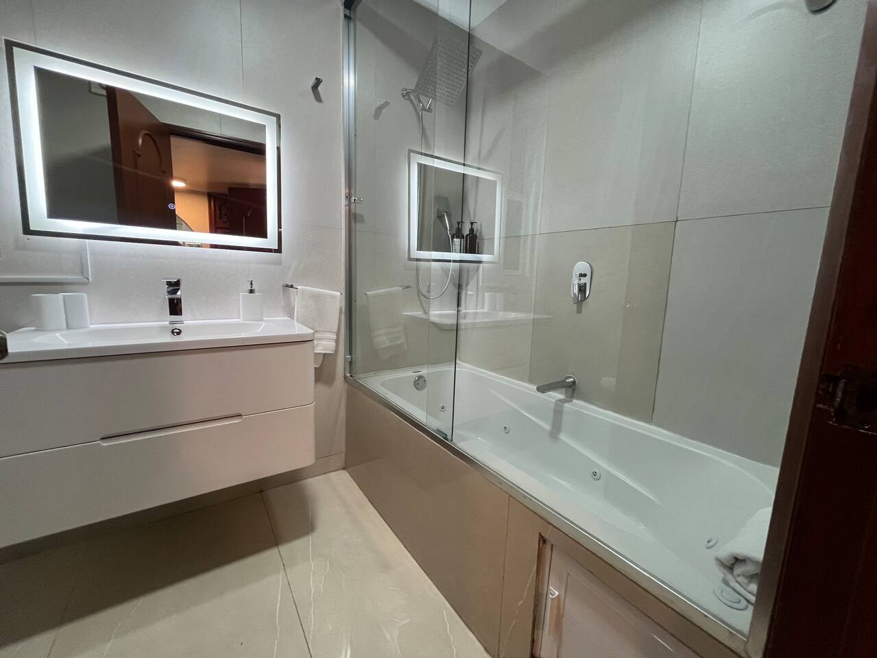 Family house in Pedregal: parking +washing machine - foto 4