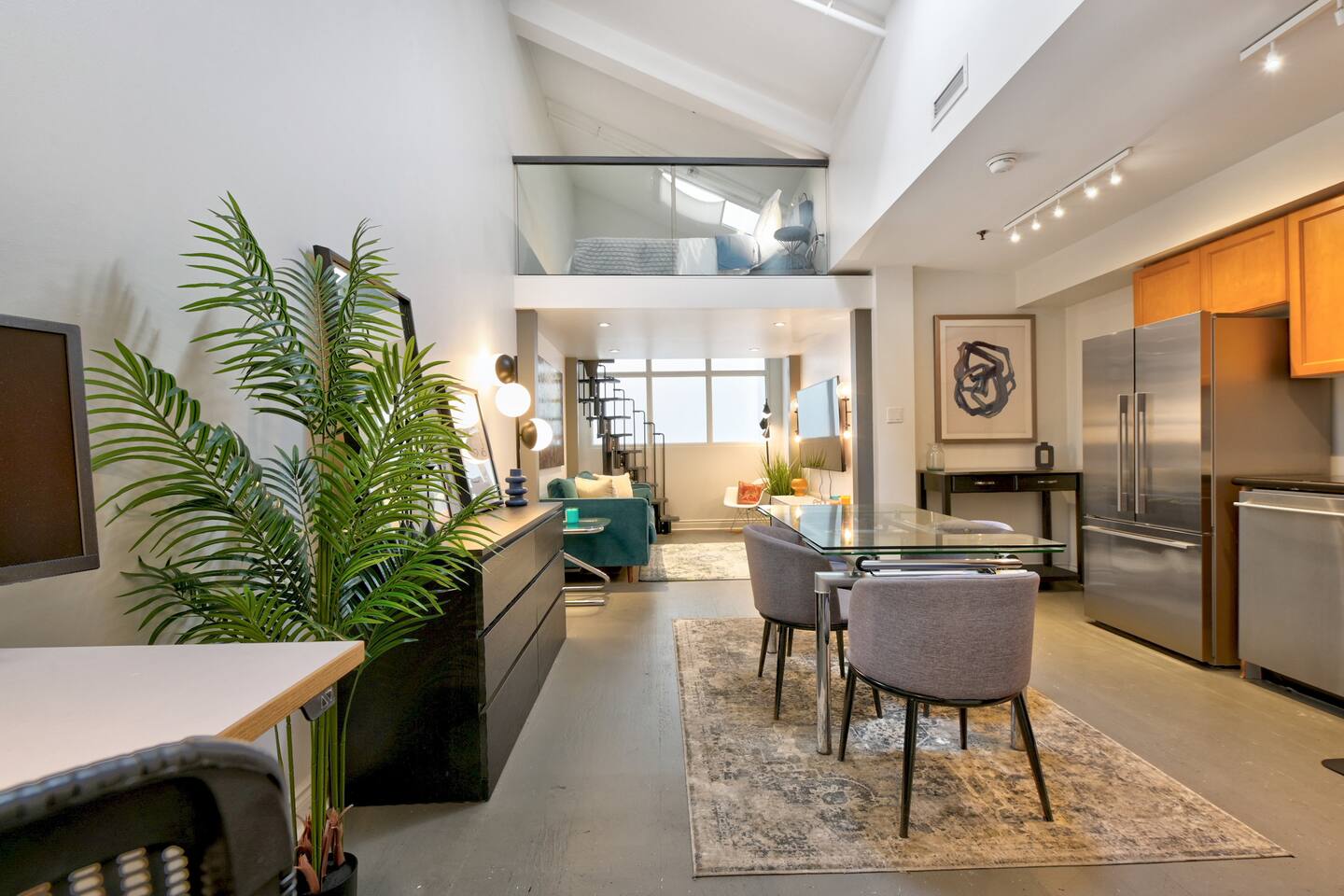 Central Penthouse Loft in Heart of Toronto