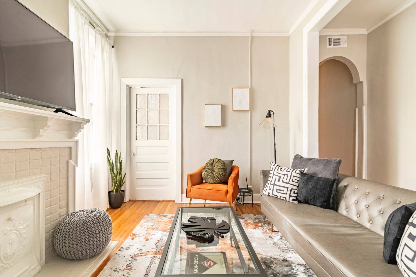 Chic Haven: 2b/1bath in the Heart of Danville