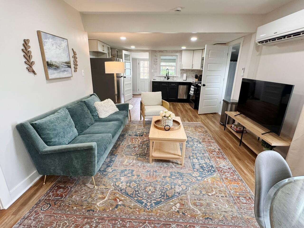 Renovated 2b/1b Cottage - 2 mi to Casino