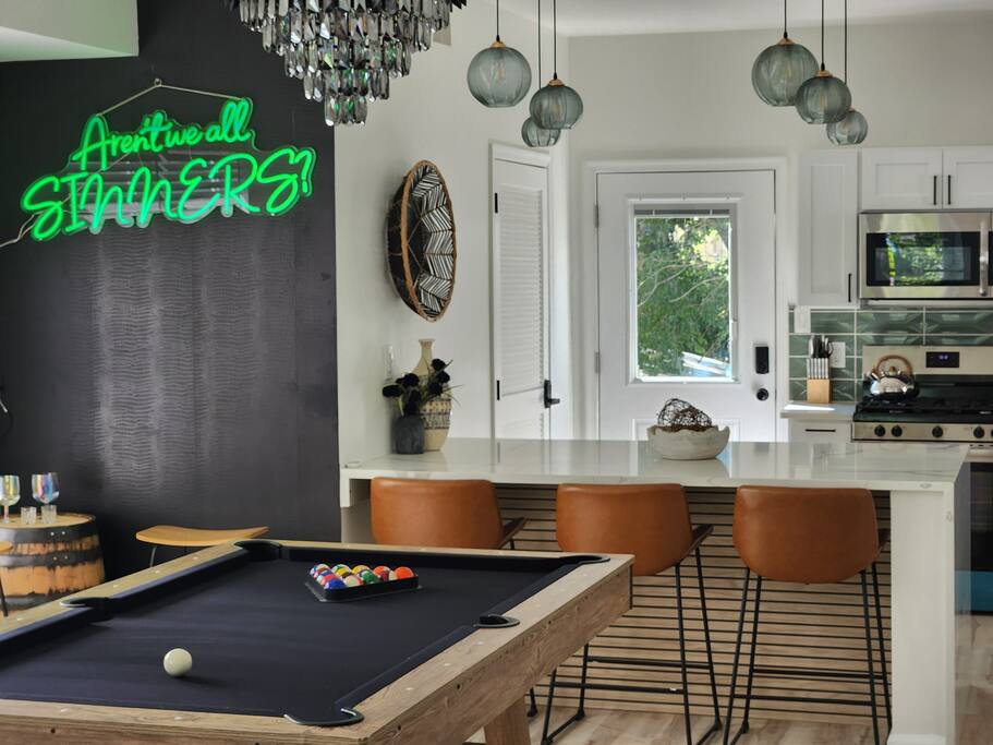Whiskey Rose AC-New Renovation! With Pool Table!