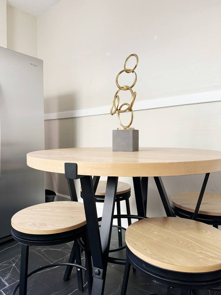 The Harrison B | KING 1BD/1BA Apt near Downtown