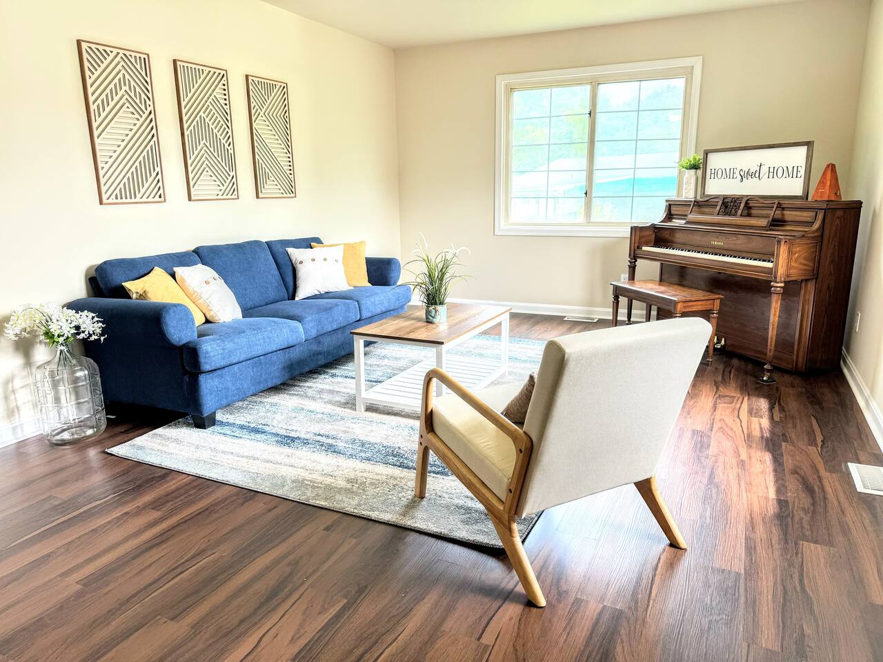 *NEW* Peaceful, Updated 2-Bed House with Workspace