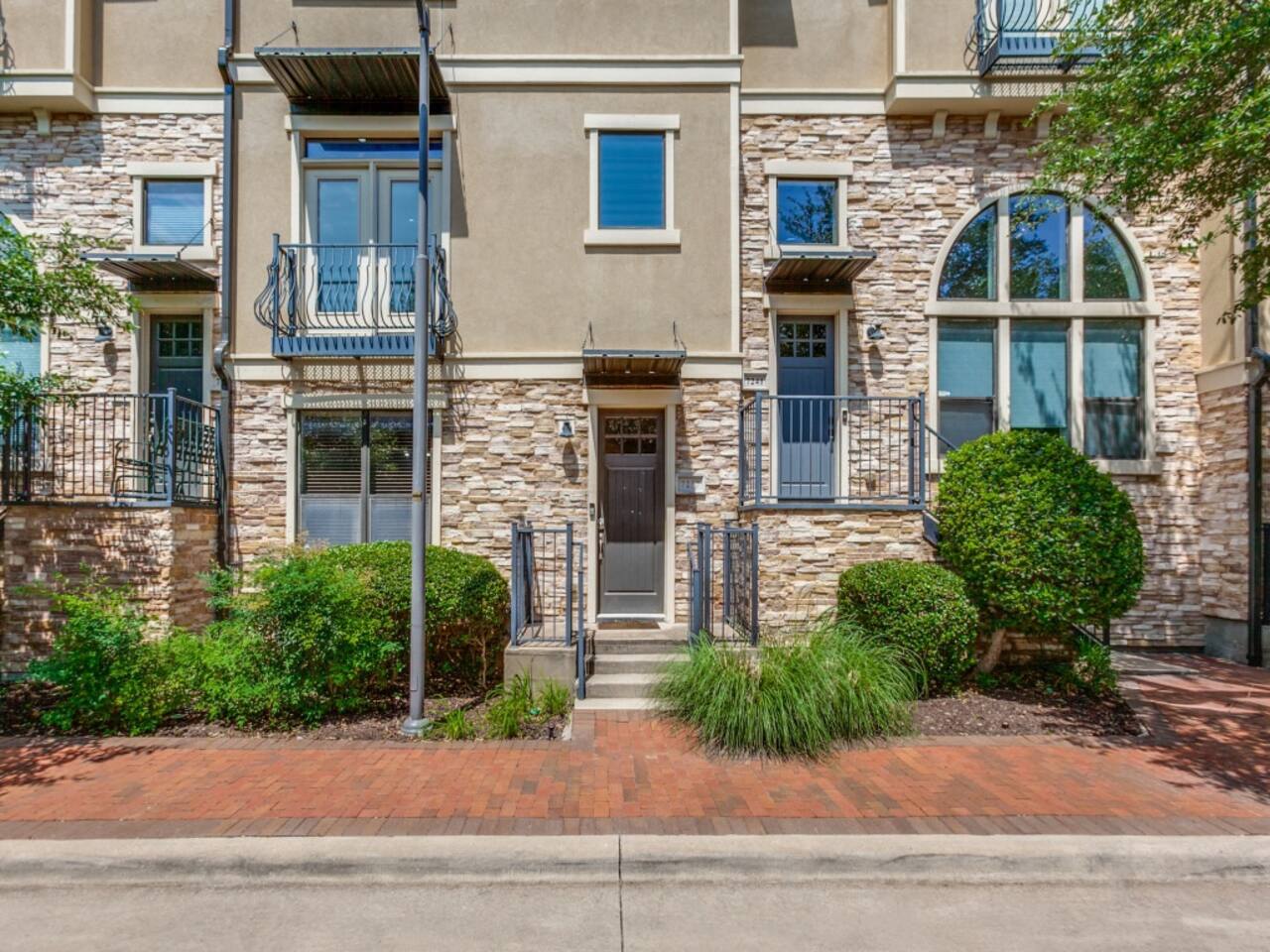 Warm & Bright Legacy West 3BD