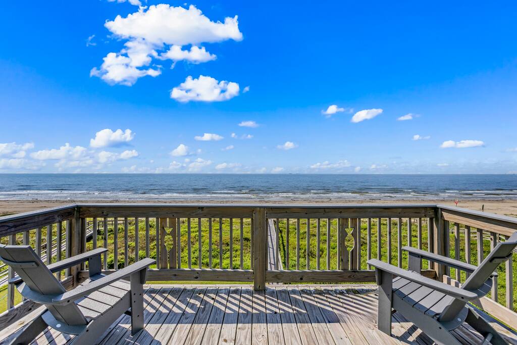 Pet Friendly Beachfront Surfside Retreat