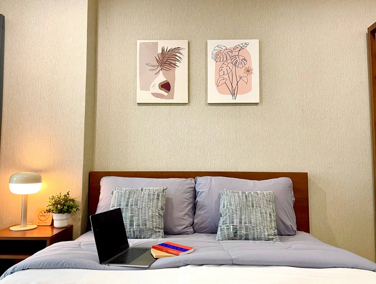 Low rise 1min BTS | EmDistrict Mall | A/C | Wi-Fi