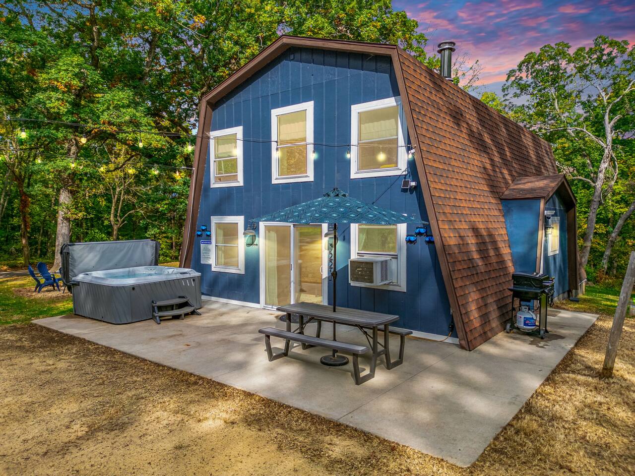 Hot Tub l Fire pit I Chestnut Mt I 6 bed I 10 ppl