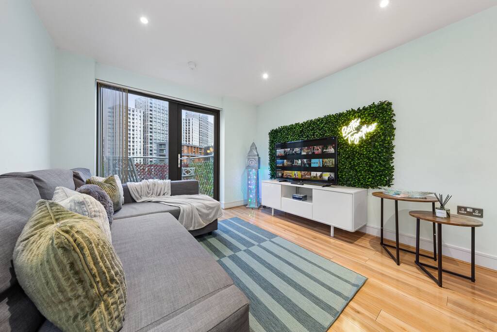 Bright Canning Town FBS Long term retreat