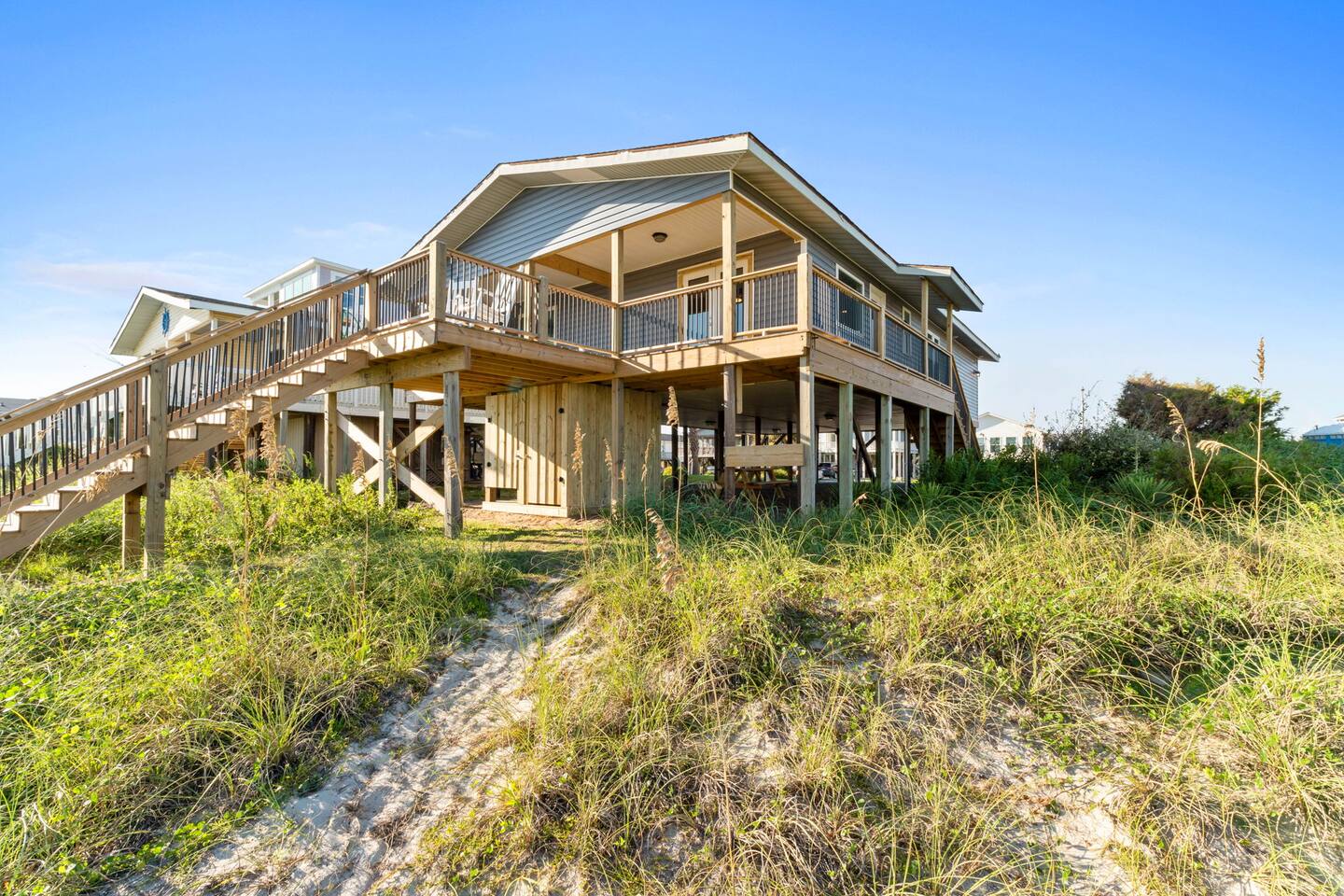 Oceanfront Beauty Next to Island Way & Pier