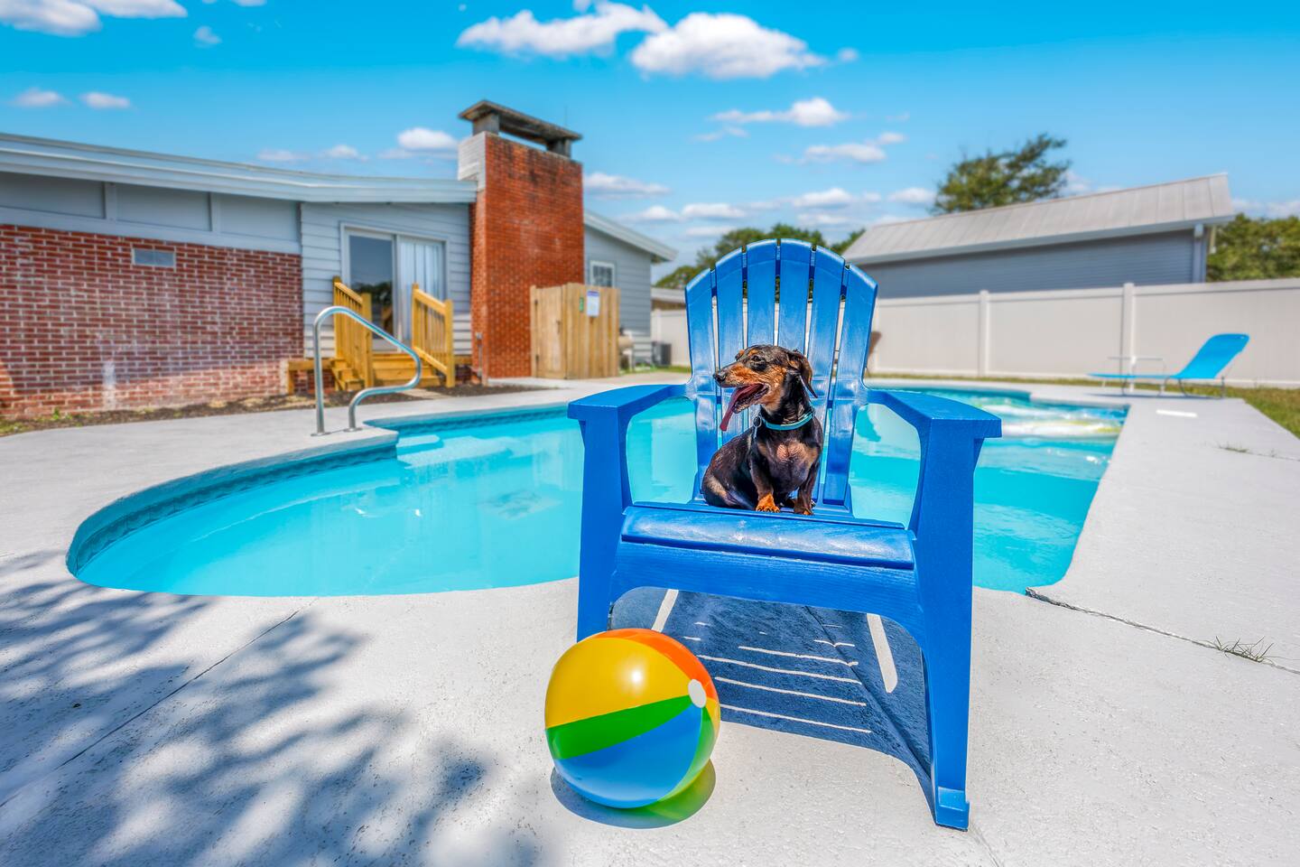 5 bdrm Ol' Surf Shack! Hot Tub! 2nd Dog stays FREE