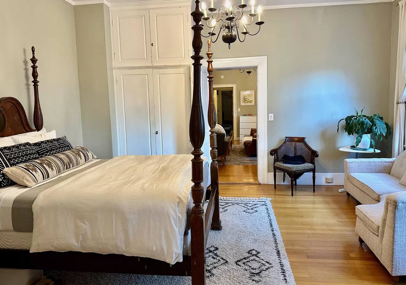 Gorgeous Home in Back Bay and Beacon Hill