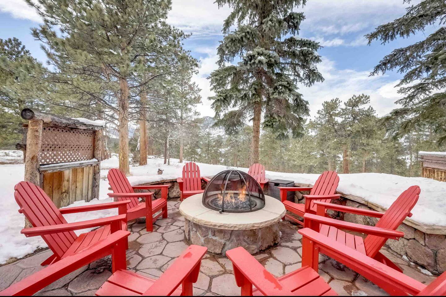 Serene Estes Park Cabin - Hot Tub, Firepit & Views