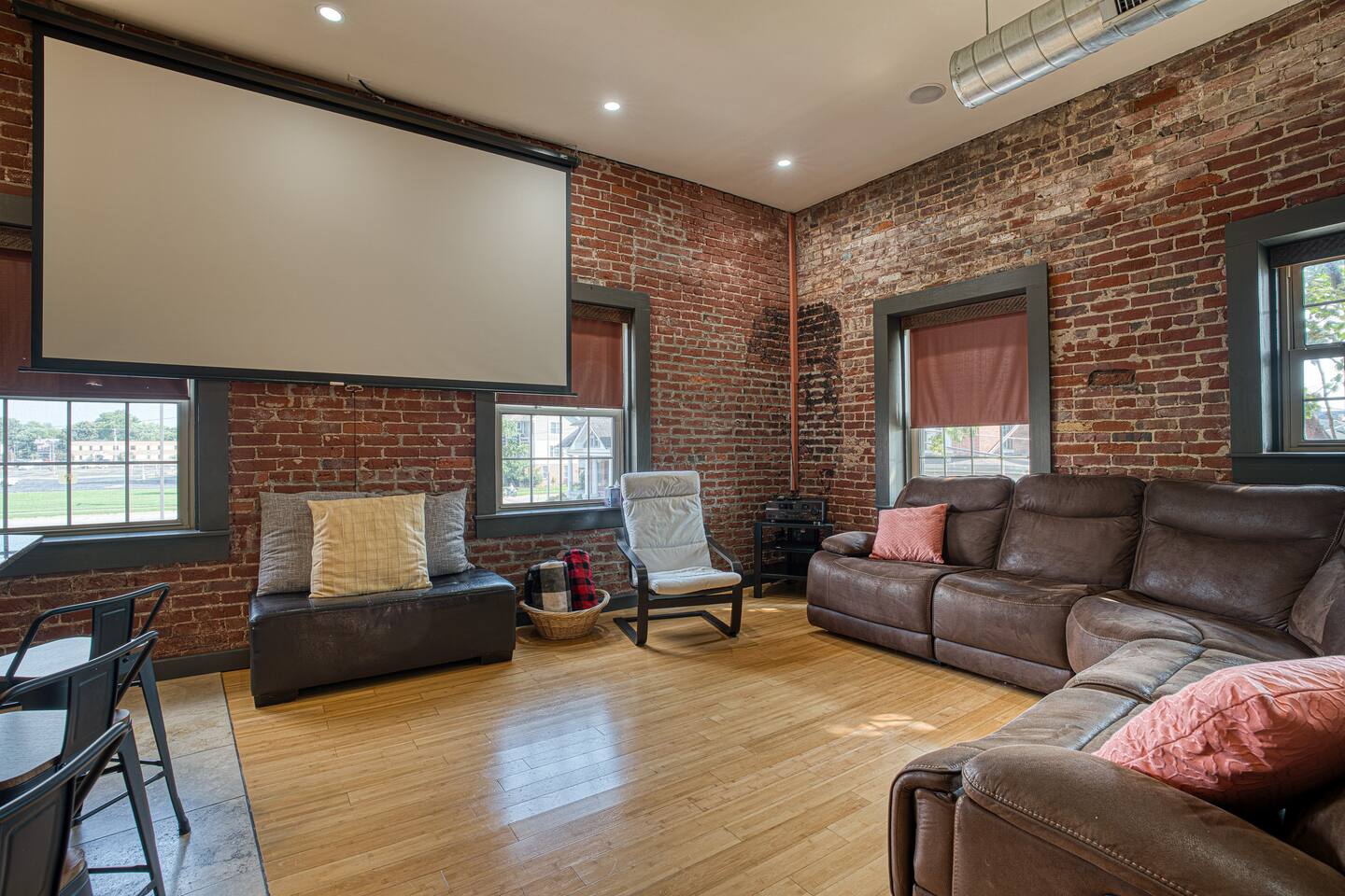 Rooftop Views in the Heart of Downtown!