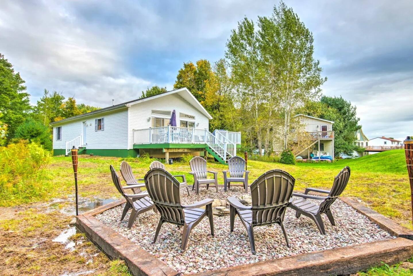 Elk Mountain Lake House & Ski Lodge – 3BR/2BA Lake