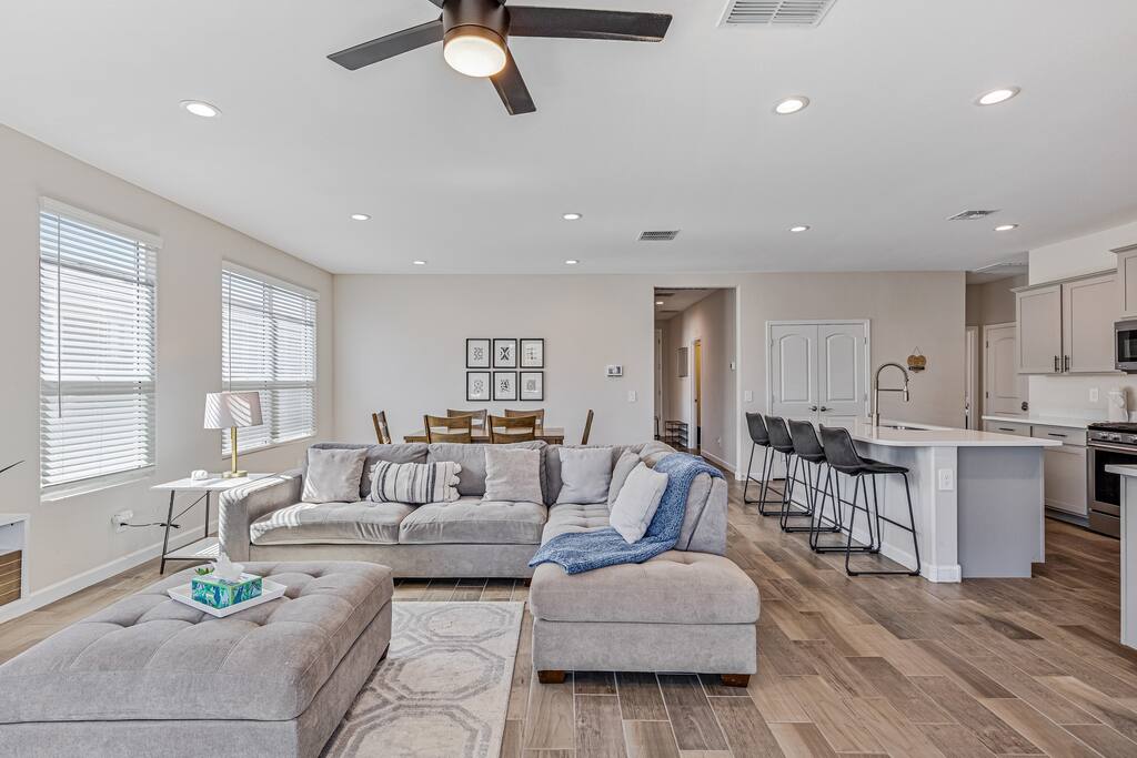 Maricopas BEST Escape wt 5 bds and outdoor dining