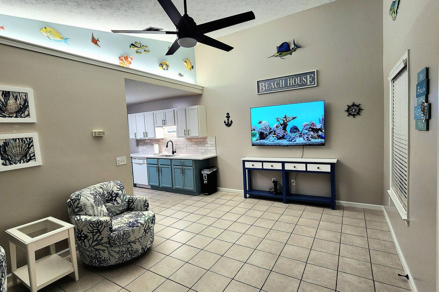 5926- Updated 2BR Duplex 4 Blocks to Beach-Sleeps6