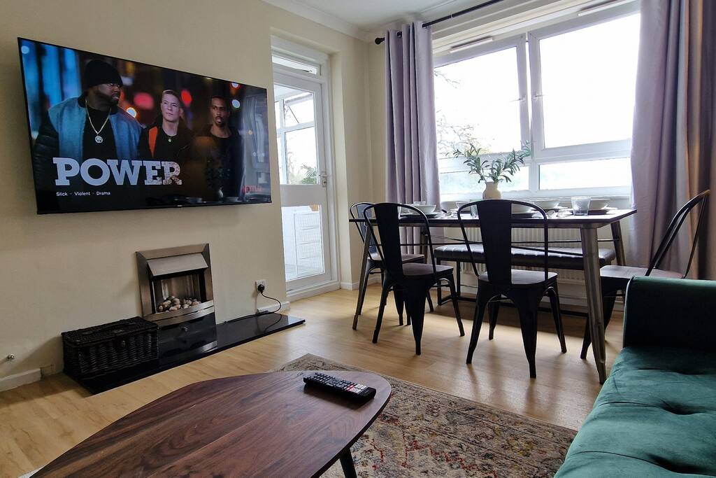 Canal View 3 bed Flat - Little Venice!