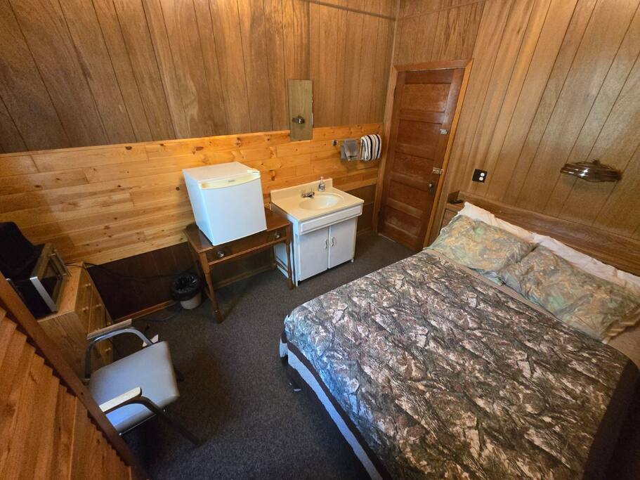 Coal Branch Hotel & Restaurant, Room 3