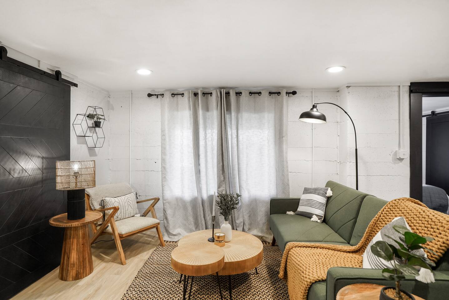 *Hideaway* Cozy Basement:1bed+Studio+Office -Salem