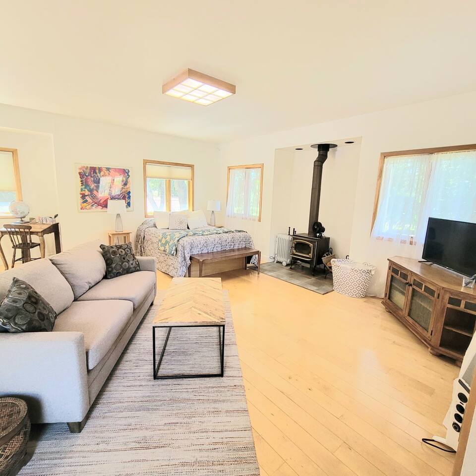 Sunset Cottage at Grizzly Peak Winery