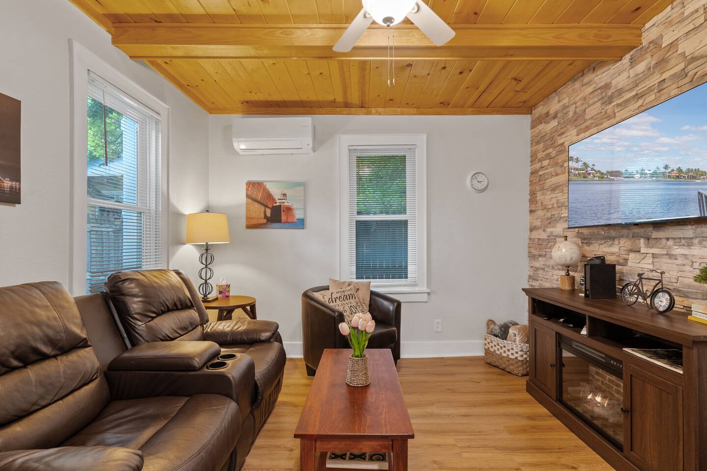 Cozy Guest House Stay - Downtown MQT