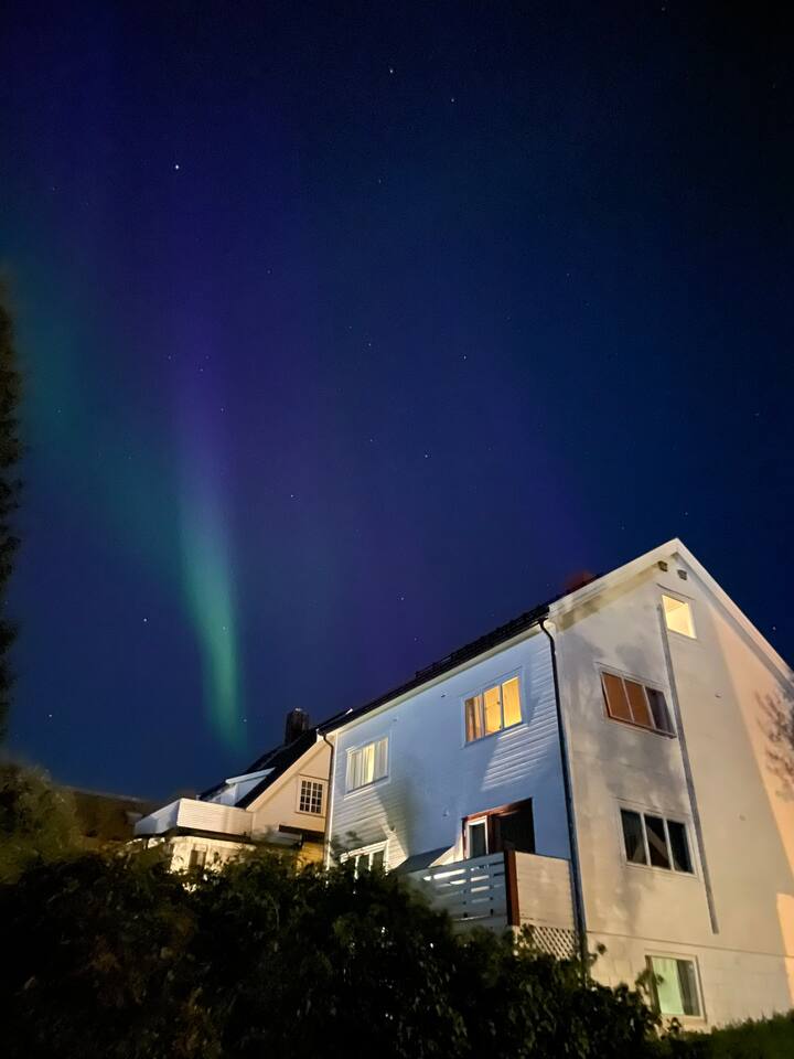 HB HolidayHomes - The Aurora Garden
