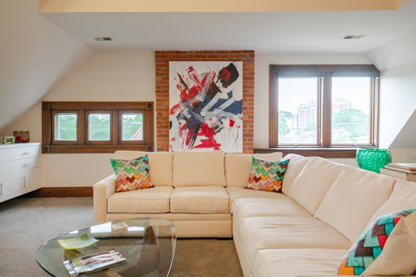 Suite in an Historic Home overlooking Goodale Park