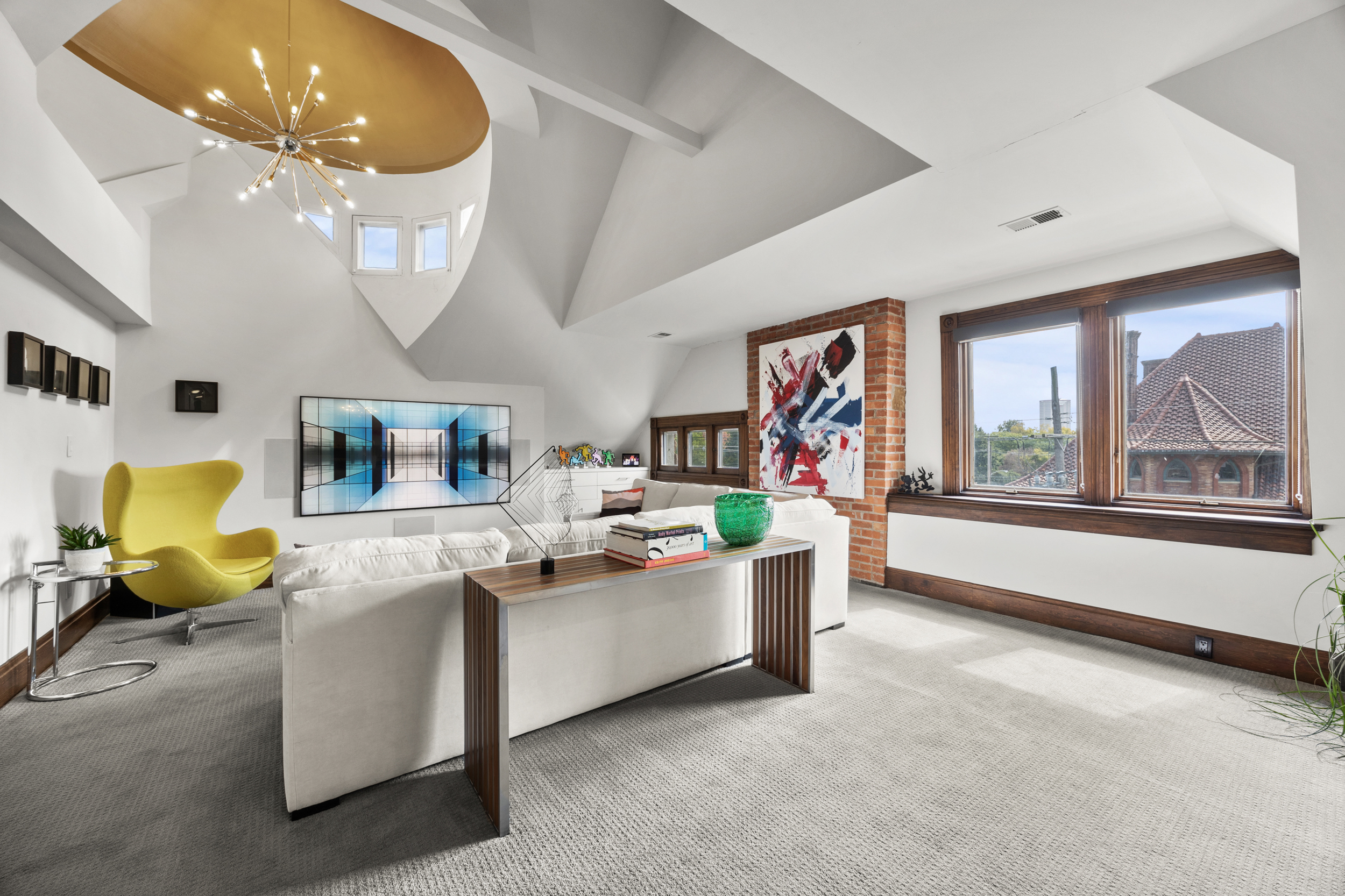 Suite in an Historic Home overlooking Goodale Park